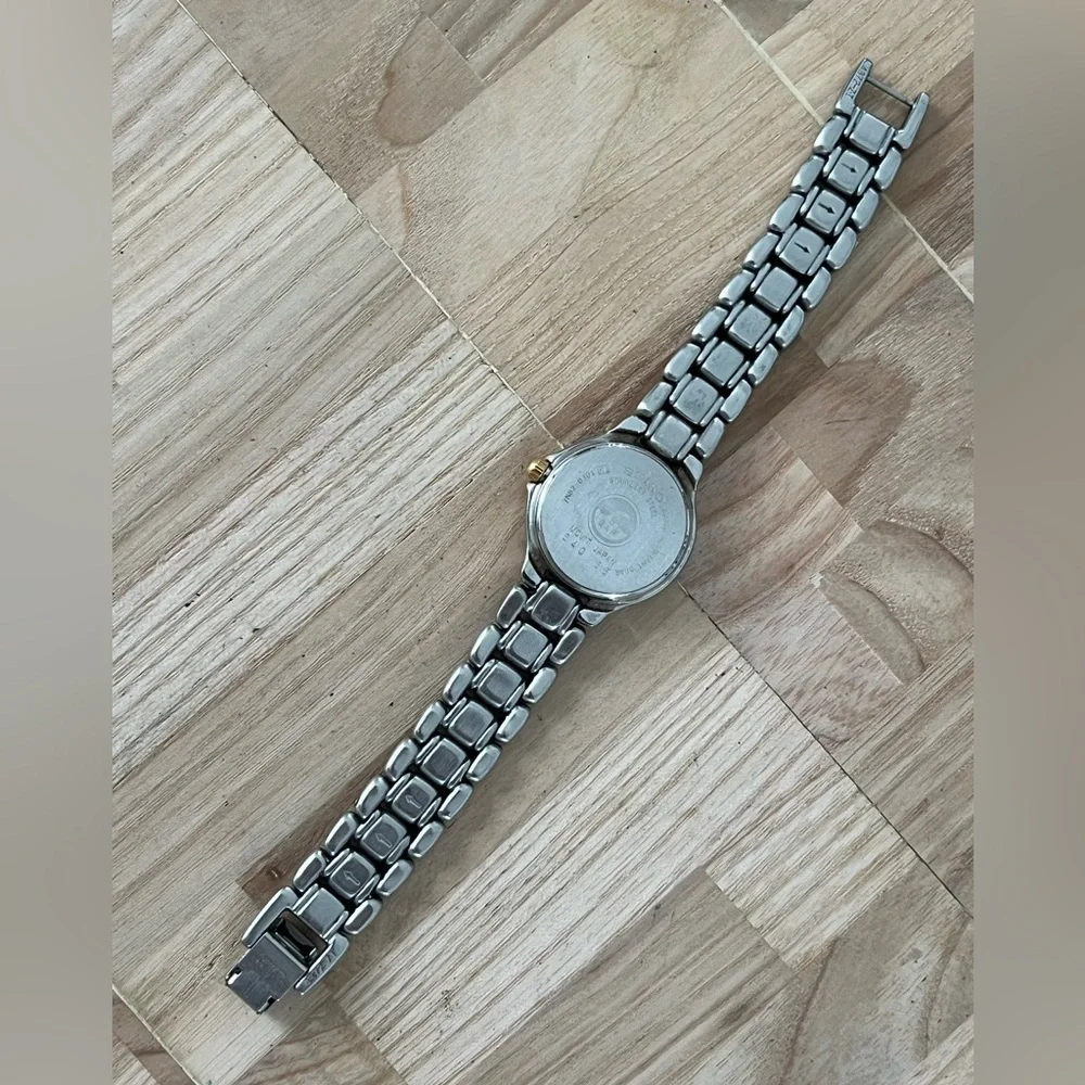 Seiko SQ 50 Vintage Ladies Watch Stainless Dial Two-Tone Bracelet Date Window